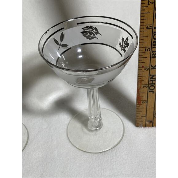 Set of 2 Libbey Glass Company Silver Leaf Frosted Champagne Coupe Glasses - Picture 4 of 5